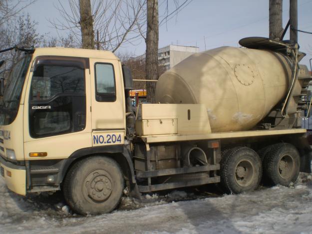 В Новокузнецке владелец бетономешалки пытался залить проезжую часть бетоном